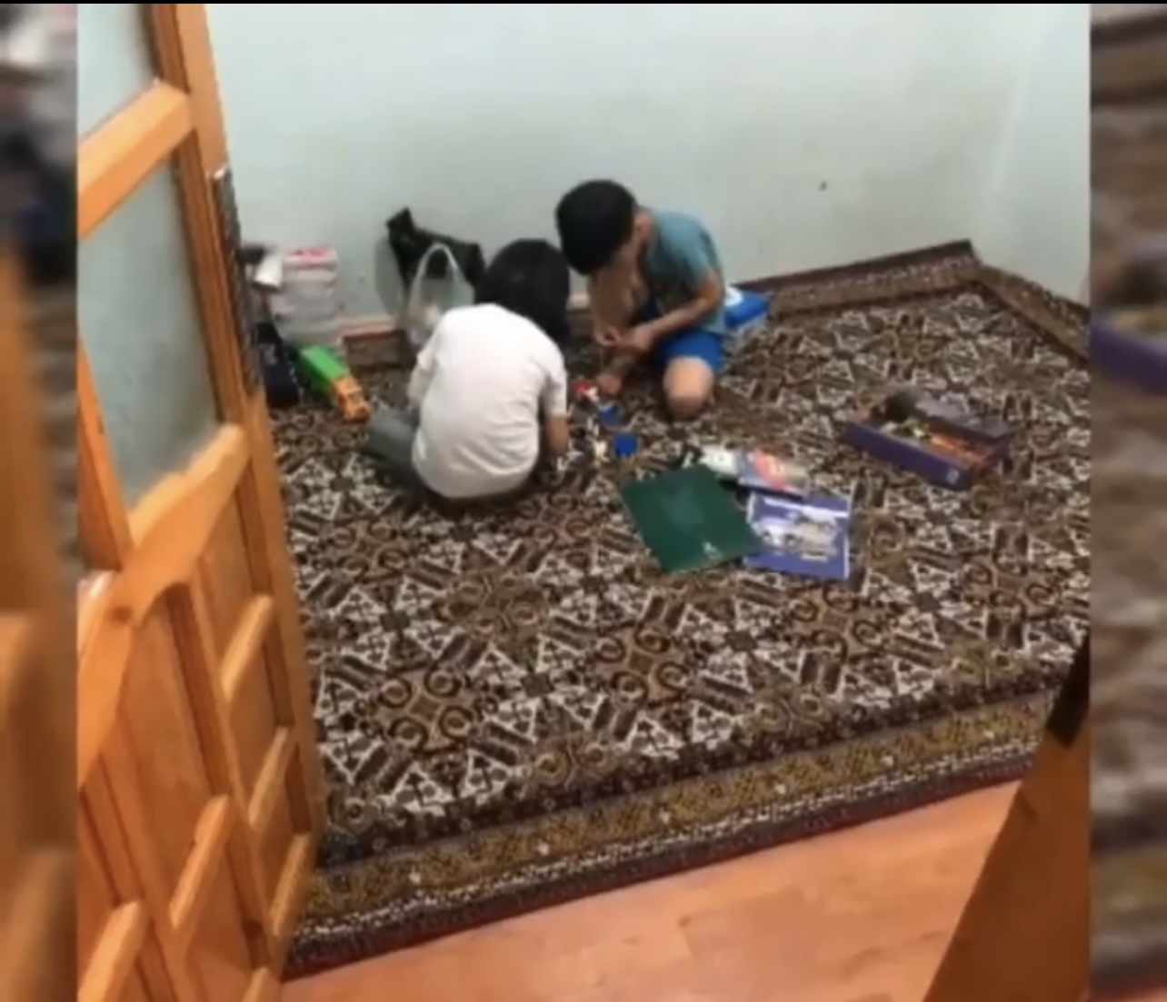 Bir Yuvaya Dokunan Eller